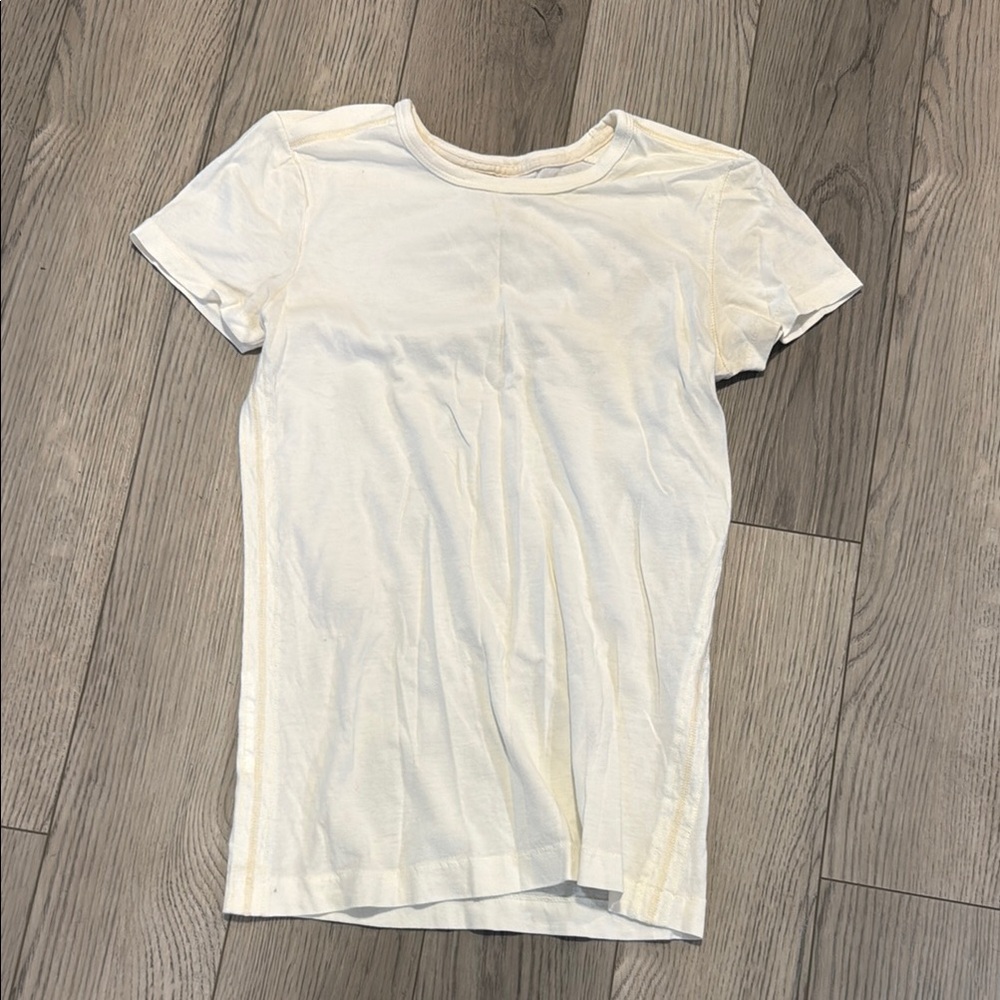 Classic T-Shirt Junior size s small shirt in good used condition